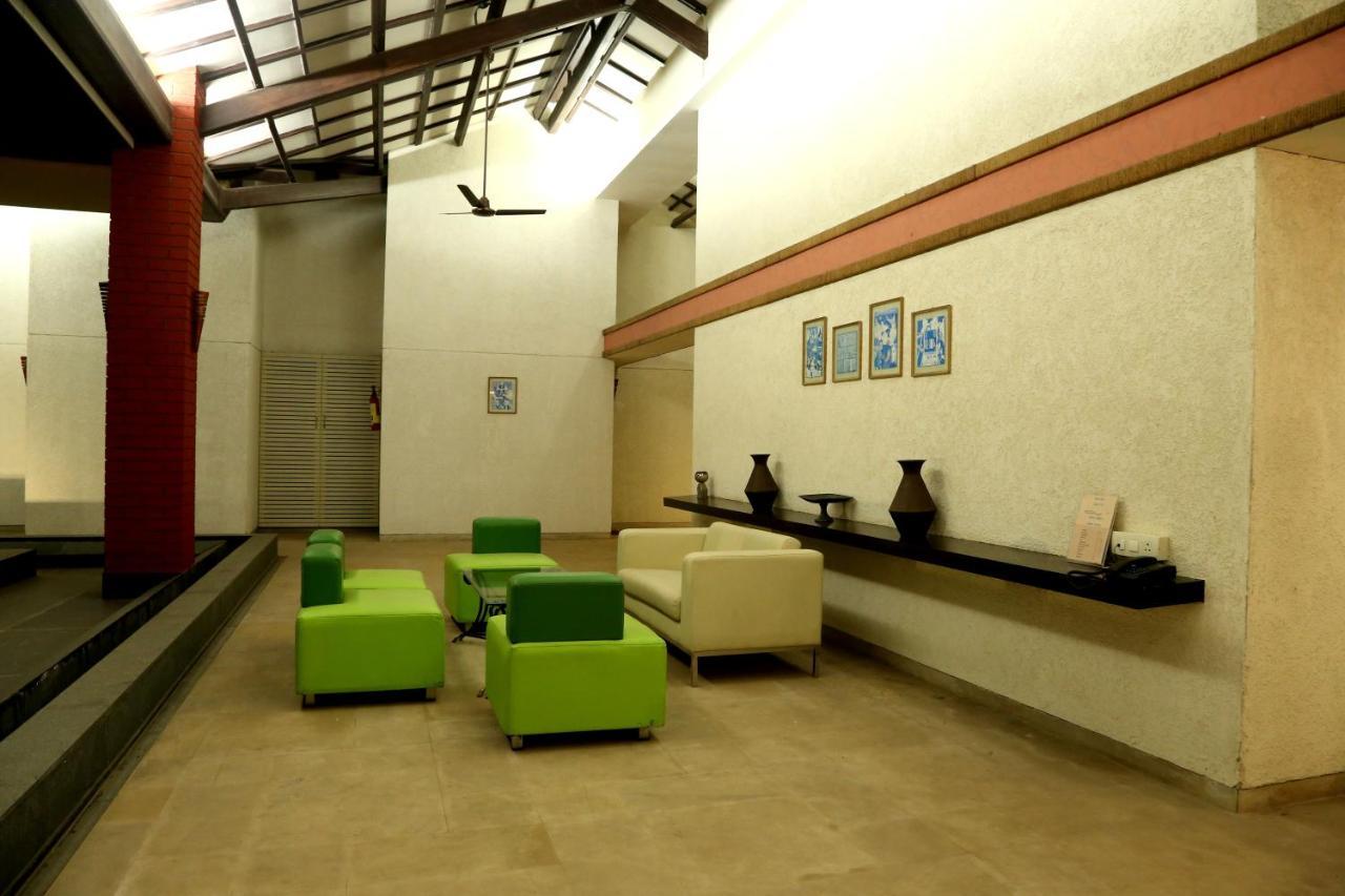 เอาท์โพสท์ แอท อาลิบัก รีสอร์ต Hotel อลีบาก ภายนอก รูปภาพ