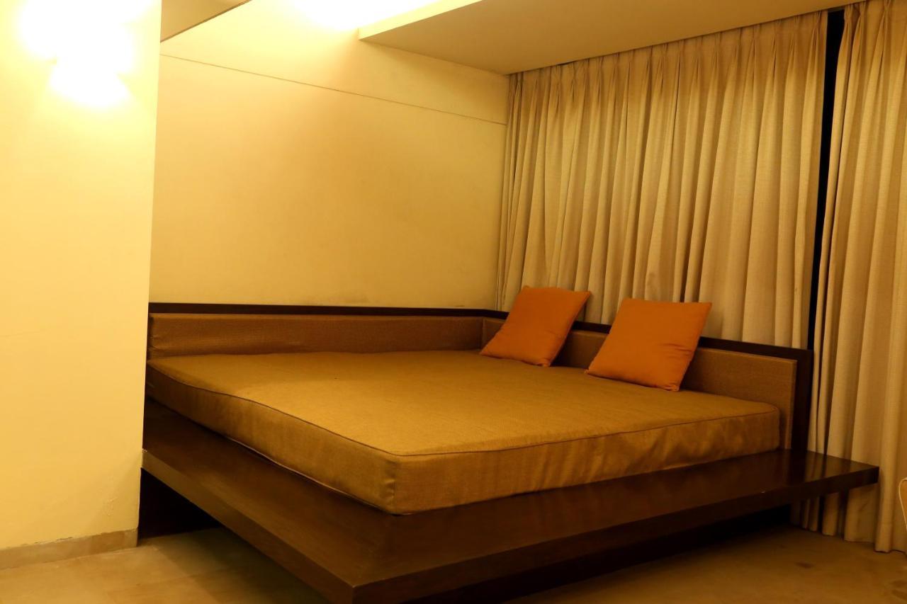 เอาท์โพสท์ แอท อาลิบัก รีสอร์ต Hotel อลีบาก ภายนอก รูปภาพ