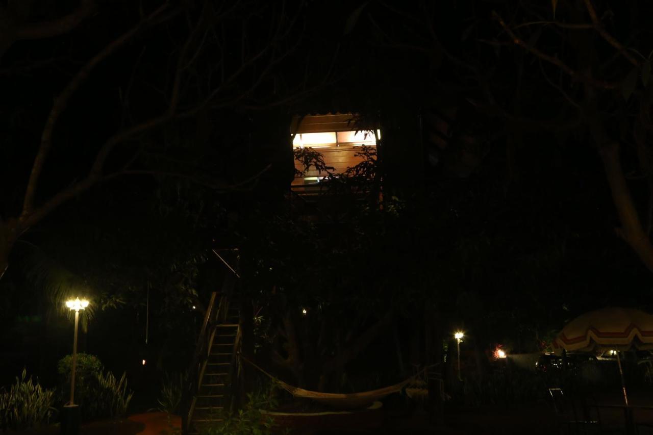 เอาท์โพสท์ แอท อาลิบัก รีสอร์ต Hotel อลีบาก ภายนอก รูปภาพ