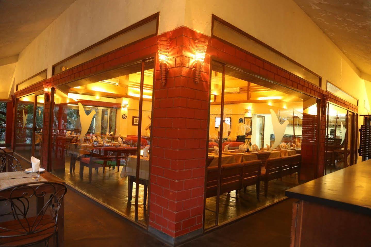 เอาท์โพสท์ แอท อาลิบัก รีสอร์ต Hotel อลีบาก ภายนอก รูปภาพ